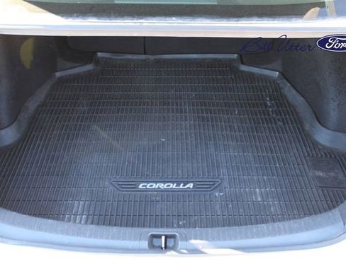 Used 2020 Toyota Corolla LE image 10