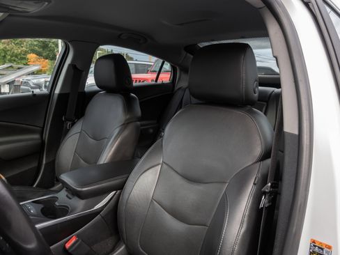 Used 2018 Chevrolet Volt Premier image 16