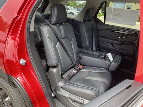 New 2025 Honda Pilot Touring image 35