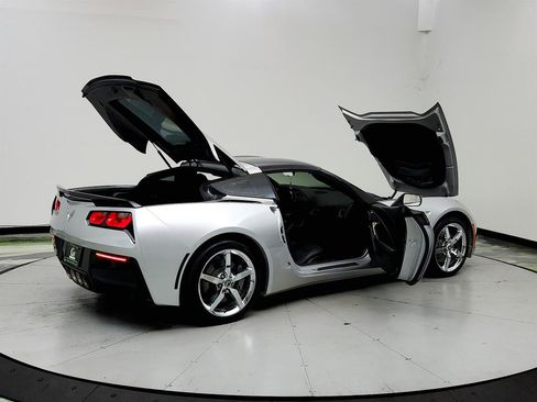 Used 2015 Chevrolet Corvette Stingray Coupe RWD image 11