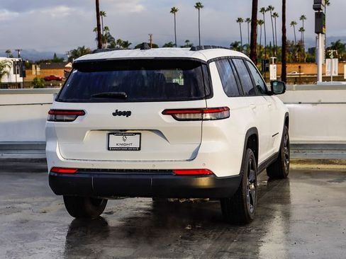 New 2025 Jeep Grand Cherokee L Altitude image 9