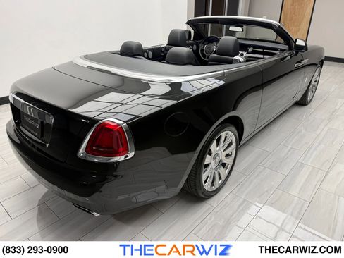 Used 2019 Rolls-Royce Dawn image 21