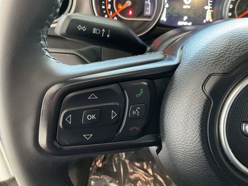 Used 2023 Jeep Gladiator Willys image 9