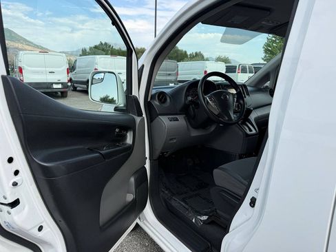 Used 2019 Nissan NV200 SV w/ Navigation Package FWD image 13
