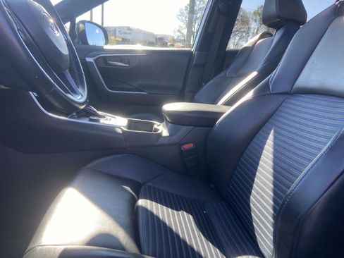 Used 2020 Toyota RAV4 XSE image 17