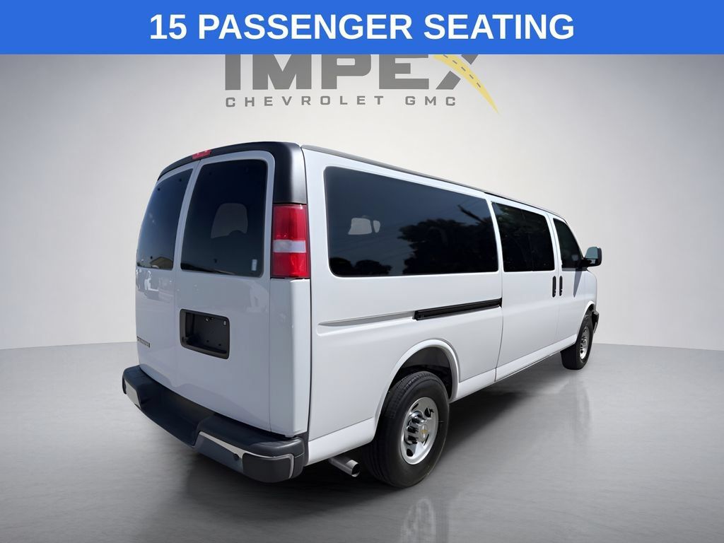 Used 2025 Chevrolet Express 3500 LT w/ LT Preferred Equipment Group RWD image 6