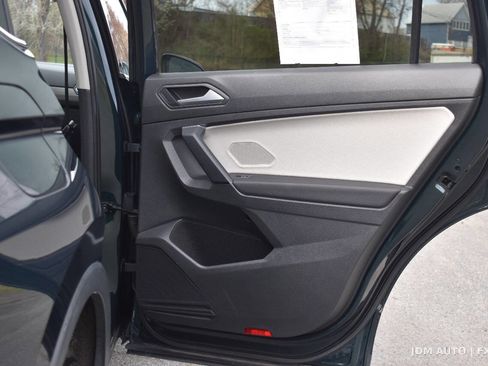 Used 2019 Volkswagen Tiguan SE image 11