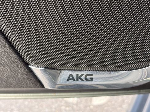 Used 2023 Cadillac Escalade Sport Platinum w/ LPO, ONYX Package image 18