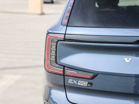 New 2025 Volvo EX90 Plus image 7