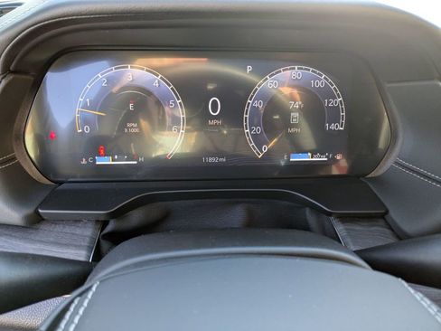 Used 2024 Jeep Grand Cherokee Overland w/ Luxury Tech Group IV image 14