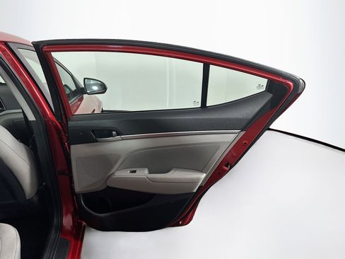 Used 2017 Hyundai Elantra SE image 28