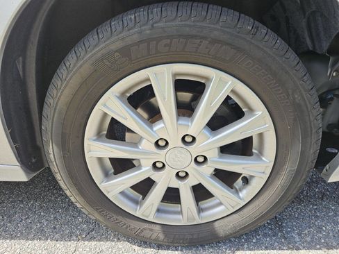 Used 2011 Buick Lucerne CXL w/ Driver Confidence Package FWD image 23