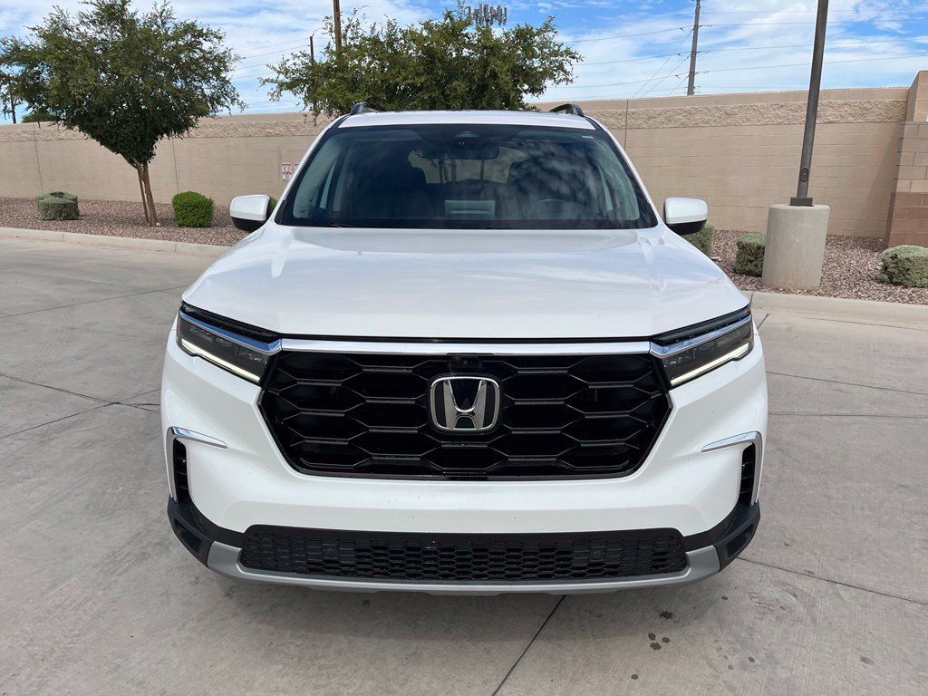 Used 2024 Honda Pilot Elite image 3