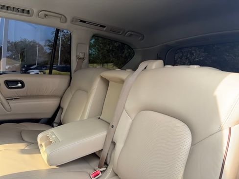 Used 2017 Nissan Armada Platinum w/ Interior Lighting Package RWD image 28
