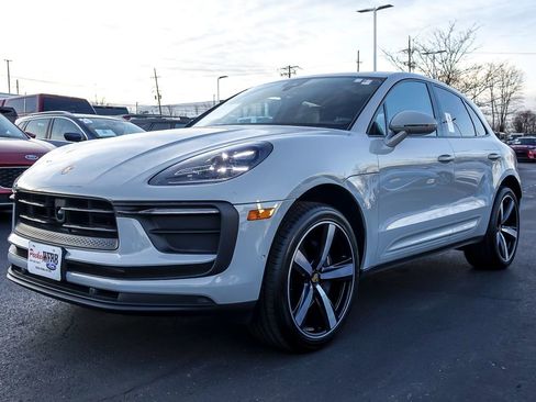 Used 2023 Porsche Macan image 1