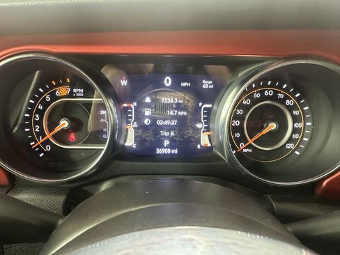 Used 2023 Jeep Wrangler Unlimited Rubicon AWD/4WD image 16