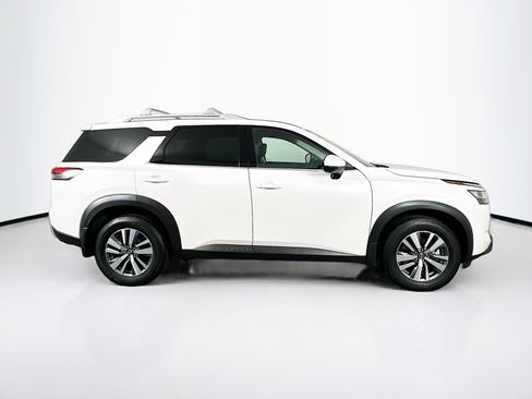 Used 2023 Nissan Pathfinder SL w/ Lighting Package (N92) AWD/4WD image 10
