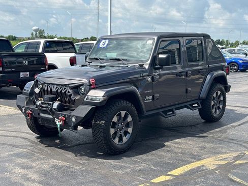 Used 2018 Jeep Wrangler Unlimited Sahara w/ Dual Top Group AWD/4WD image 7