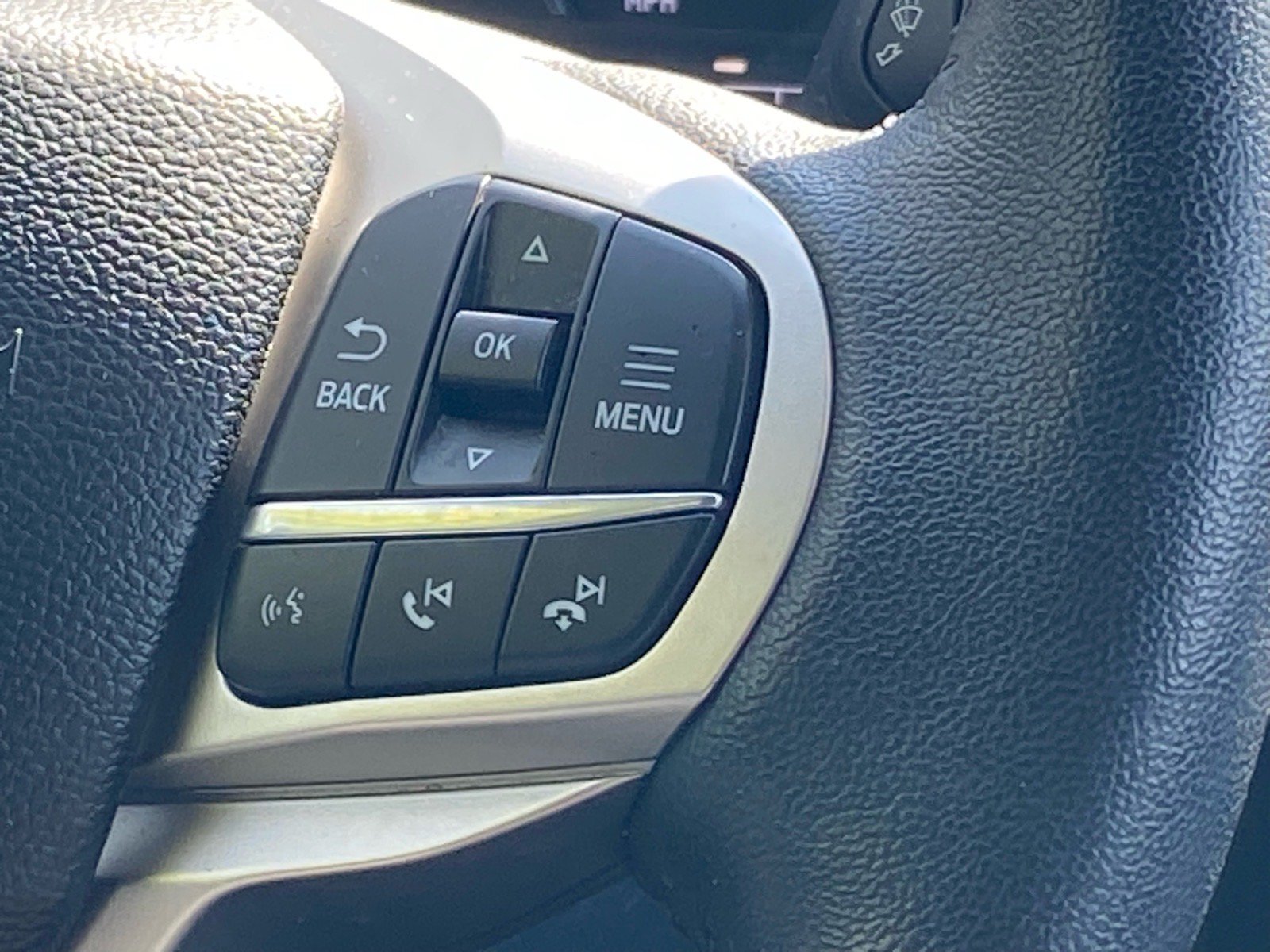 Used 2024 Ford Explorer XLT w/ Equipment Group 202A AWD/4WD image 7