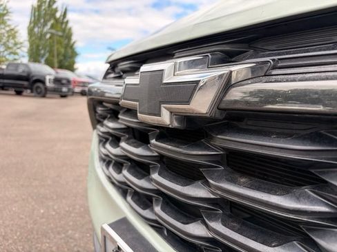 Used 2024 Chevrolet Trax RS FWD image 6