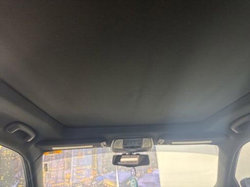 Used 2014 Chrysler 300 S image 17