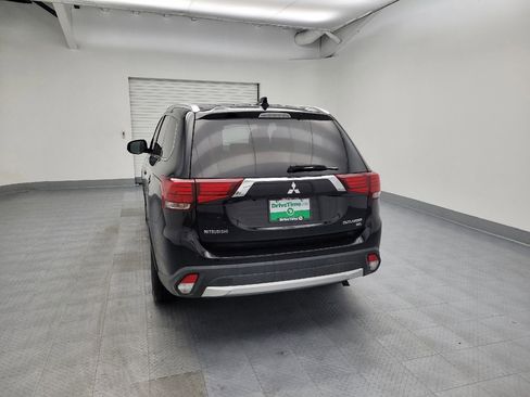 Used 2017 Mitsubishi Outlander SEL image 6