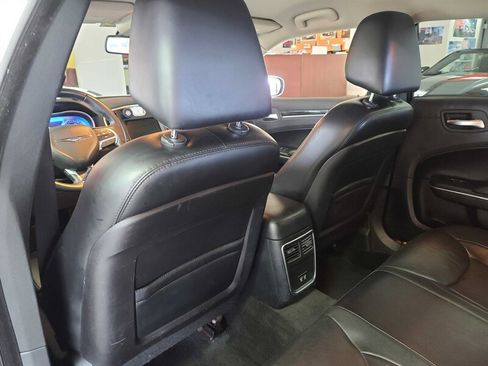 Used 2015 Chrysler 300 Limited image 12
