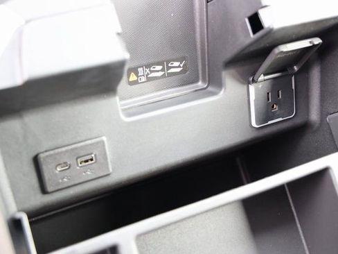 New 2026 GMC Sierra 1500 SLT image 22