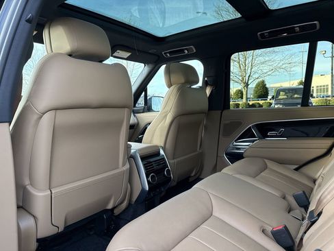 New 2025 Land Rover Range Rover SE image 11