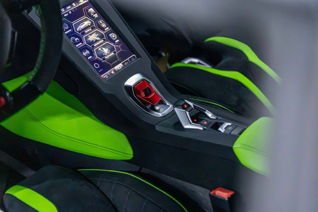 Used 2022 Lamborghini Huracan STO RWD image 40