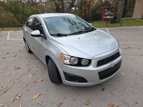 Used 2016 Chevrolet Sonic LT FWD image 3