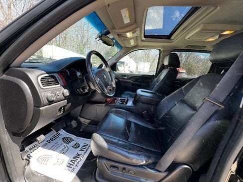 Used 2012 Chevrolet Avalanche LTZ AWD/4WD image 9