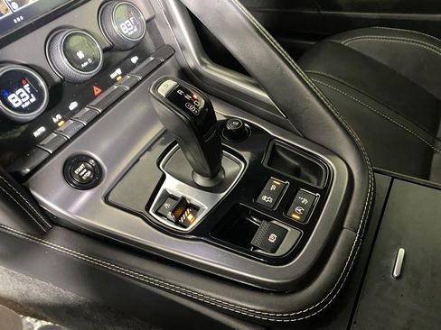 Used 2017 Jaguar F-TYPE R image 27