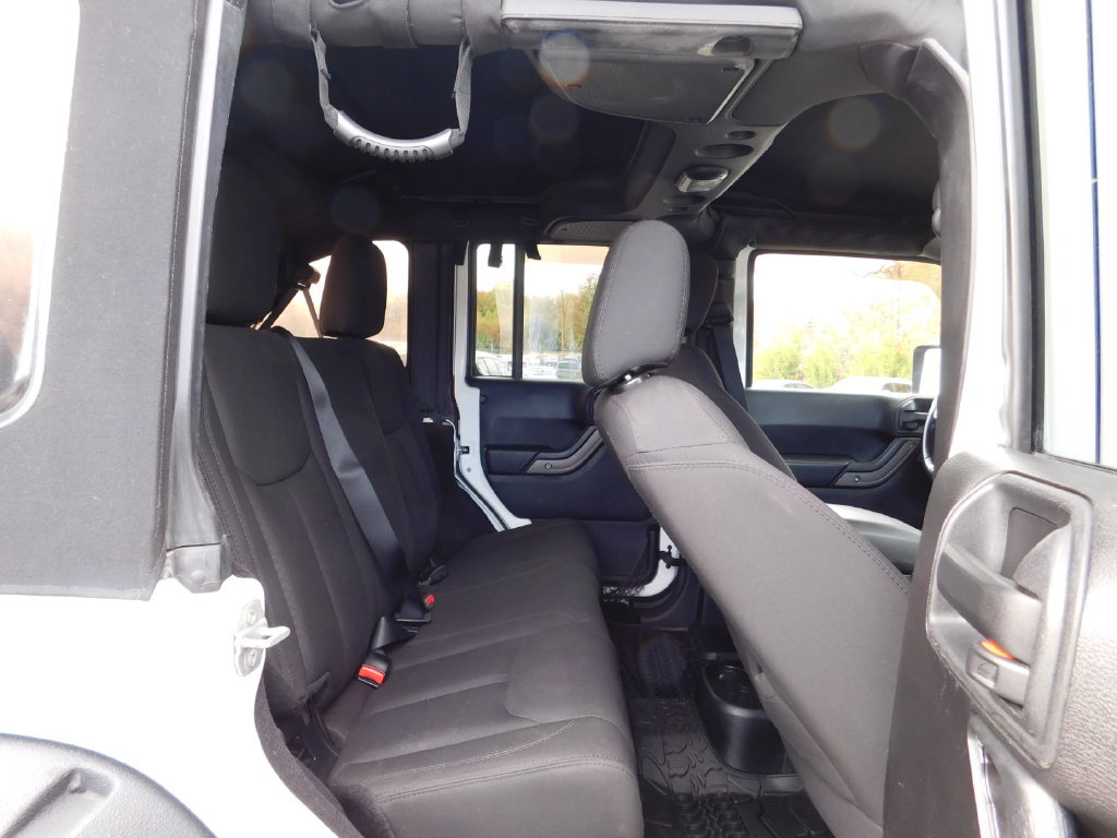 Used 2015 Jeep Wrangler Unlimited Sport w/ Quick Order Package 24S AWD/4WD image 10