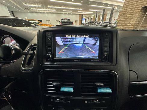 Used 2020 Dodge Grand Caravan SXT image 20