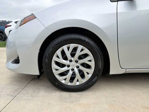 Used 2017 Toyota Corolla LE FWD image 10