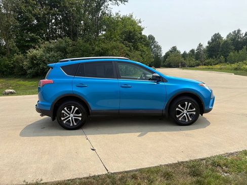 Used 2018 Toyota RAV4 LE w/ All Weather Liner Package FWD image 10