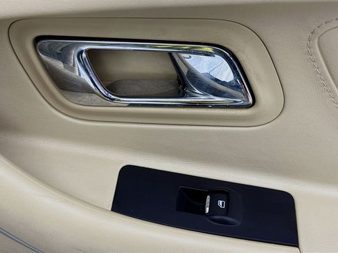 Used 2016 Ford Taurus SE image 29