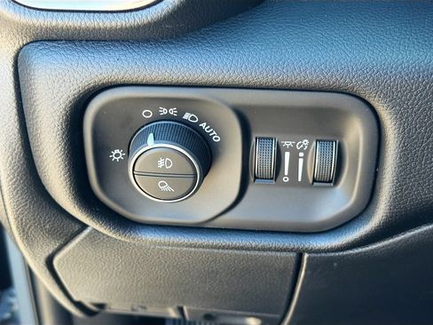 New 2026 RAM 3500 Laramie AWD/4WD image 33