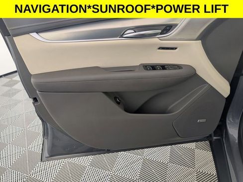 Used 2021 Cadillac XT5 Premium Luxury FWD image 10