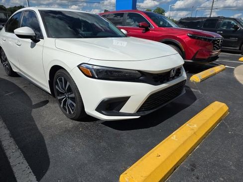 Used 2023 Honda Civic EX-L image 2
