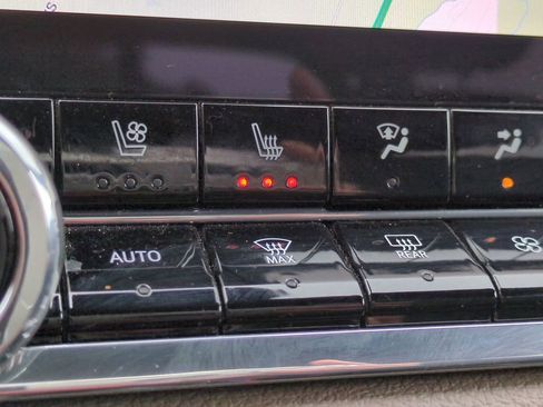 Used 2023 GMC Canyon Denali image 29