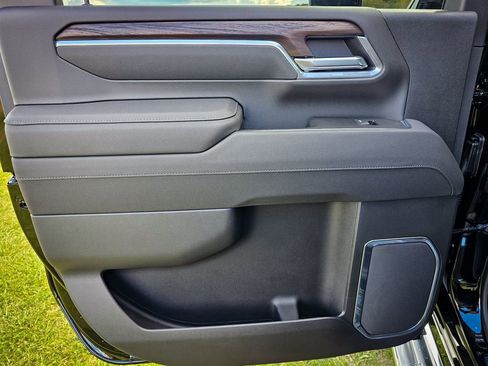 New 2026 GMC Sierra 2500 SLT w/ SLT Premium Package image 31