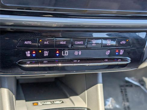 Used 2023 Chevrolet Bolt EUV Premier w/ Sun & Sound Package FWD image 27