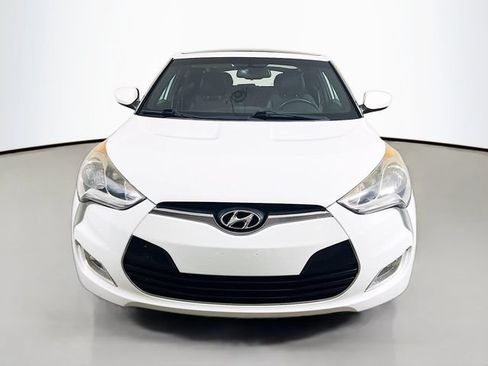 Used 2016 Hyundai Veloster w/ Option Group 02 FWD image 2