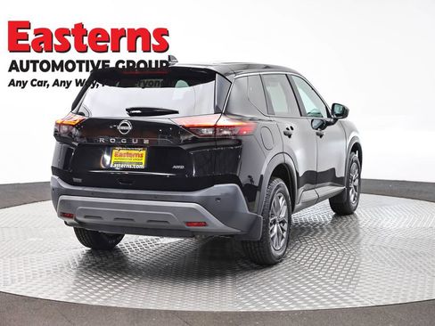 Used 2023 Nissan Rogue S AWD/4WD image 5