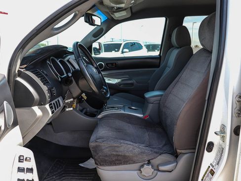 Used 2008 Toyota Tacoma PreRunner image 17