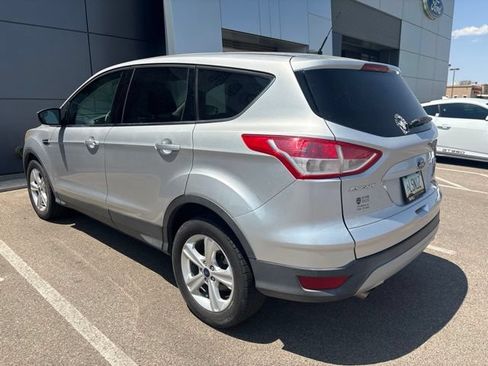 Used 2016 Ford Escape SE FWD image 3