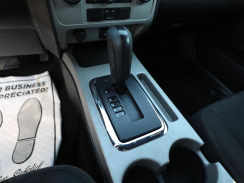 Used 2009 Ford Escape XLT FWD image 17