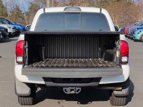 Used 2019 Toyota Tacoma TRD Sport image 32